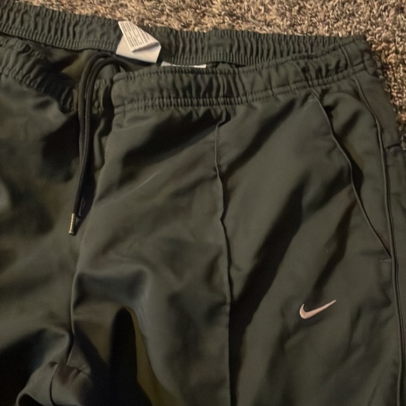 Nike active crop pants, size L - Picture 3 of 5